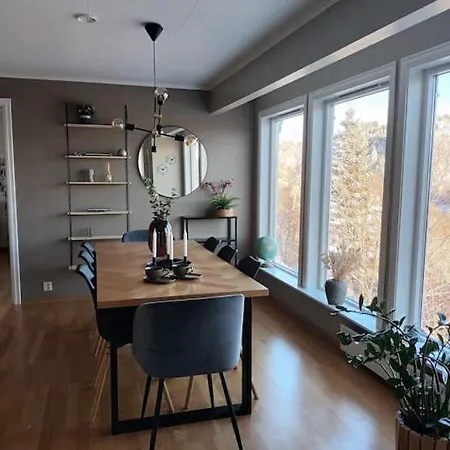 Cozy House With Lovely View *