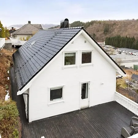 Cozy House With Lovely View 베르겐