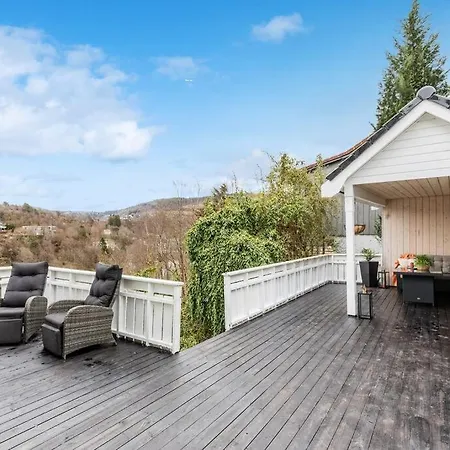 Cozy House With Lovely View Hotell 4*